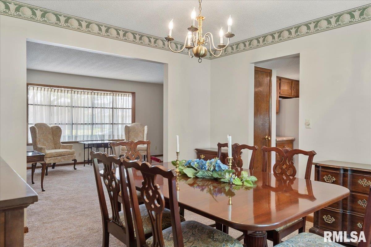 3004 Interlacken Drive Springfield, IL 62704 - Photo 8 of 42 Gallery Image 8