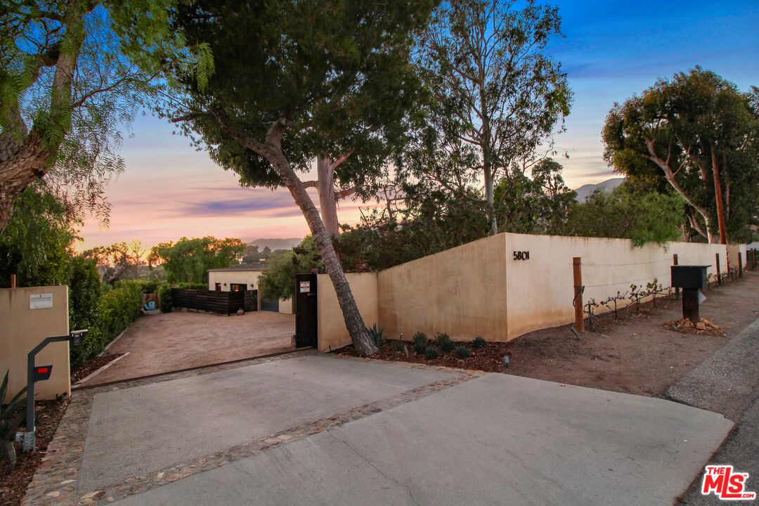 5801 Kanan Dume Road Malibu, CA 90265 - Photo 40 of 44