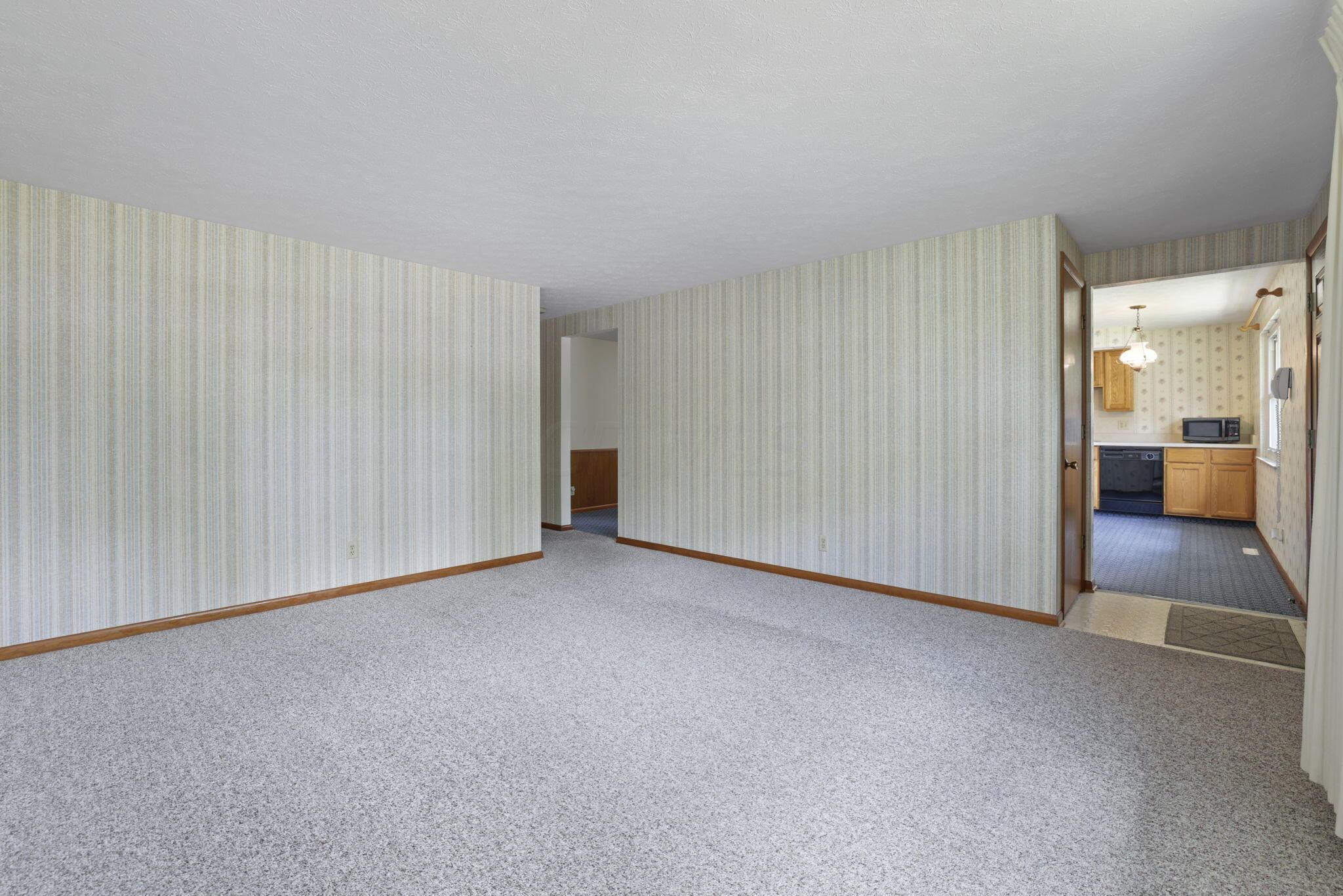 2635 Brownfield Road Columbus, OH 43232 - Photo 10 of 41 14-web-or-mls-GR7A2194