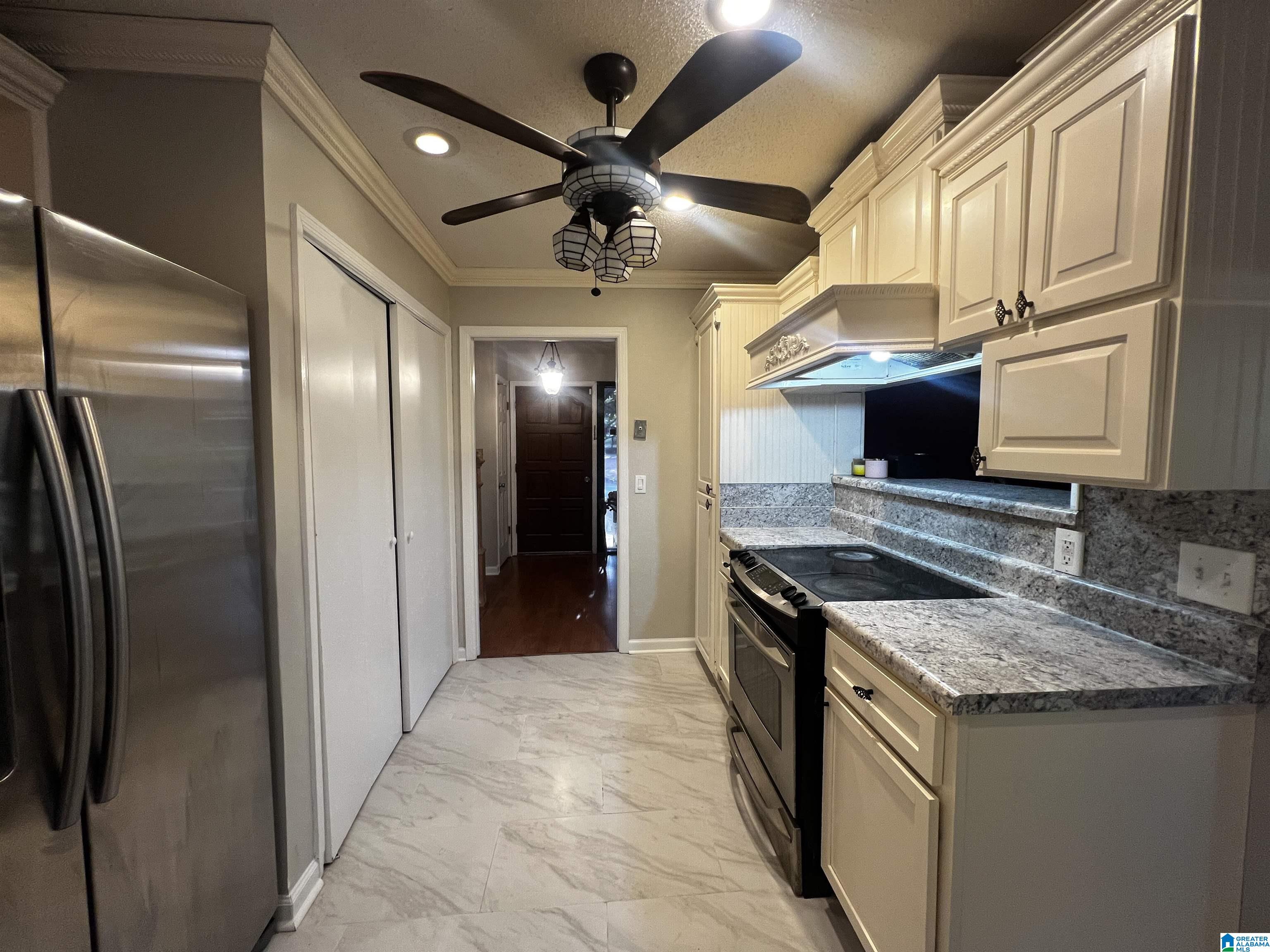 1424 King George Drive Alabaster, AL 35007 - Photo 7 of 43