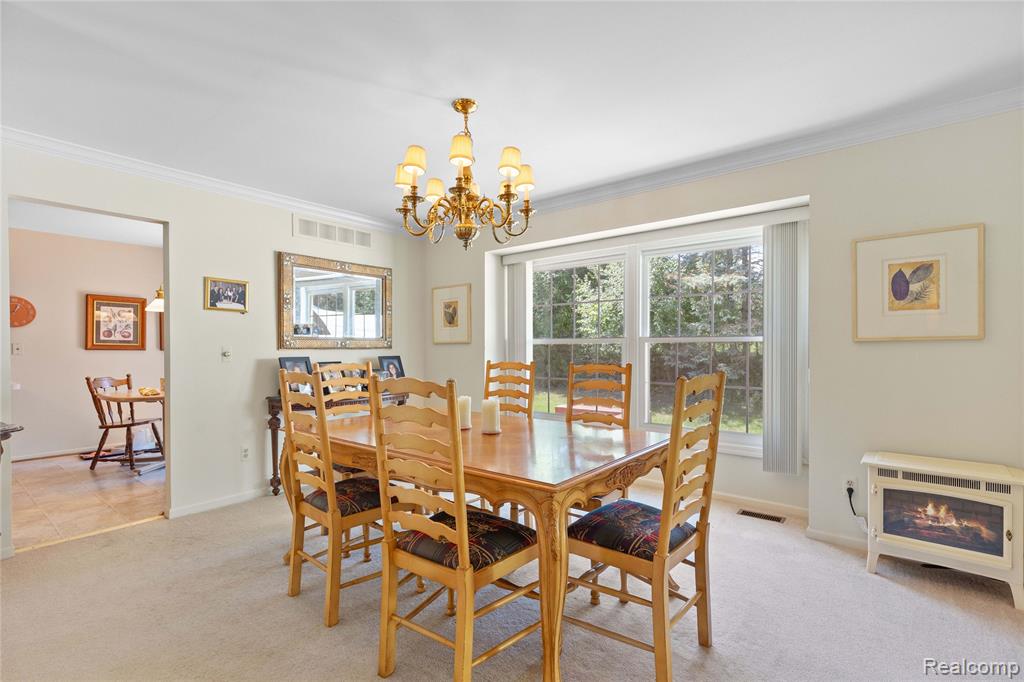 6579 Noble Road West Bloomfield, MI 48322 - Photo 7 of 46