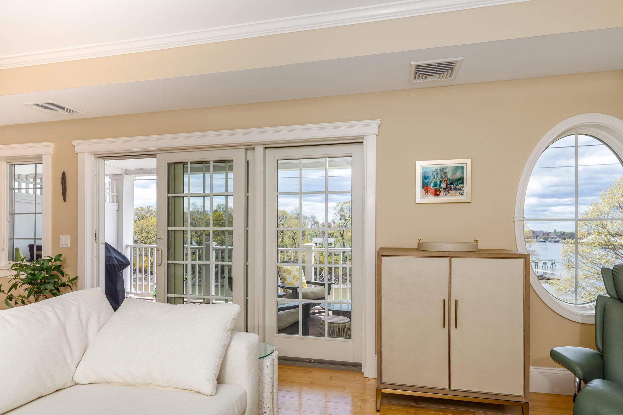 19 Bridge Street, Unit 1 Kittery, ME 03904 - Photo 14 of 44