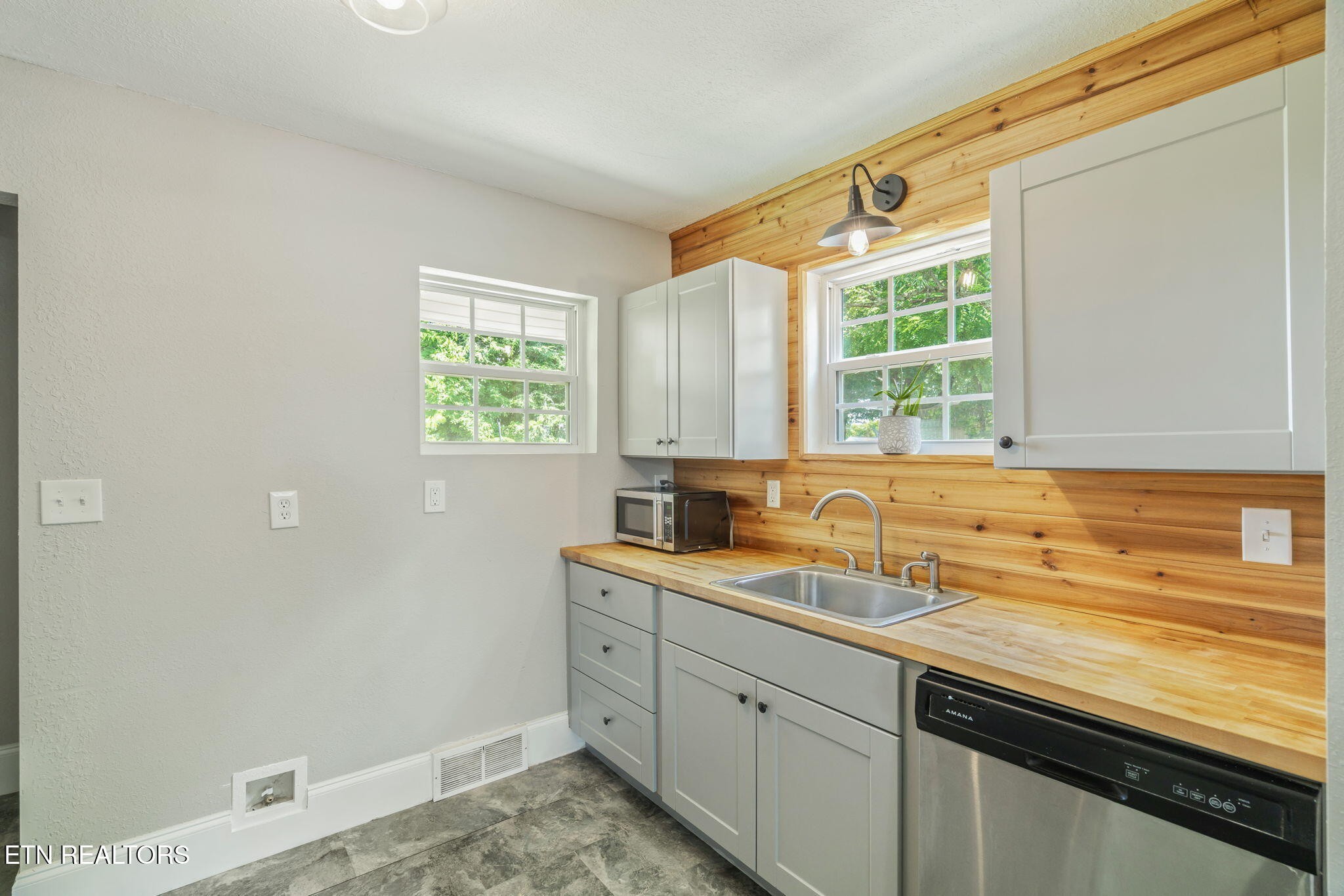 1911 Crest Road Maryville, TN 37804 - Photo 14 of 51 Gallery Image 14