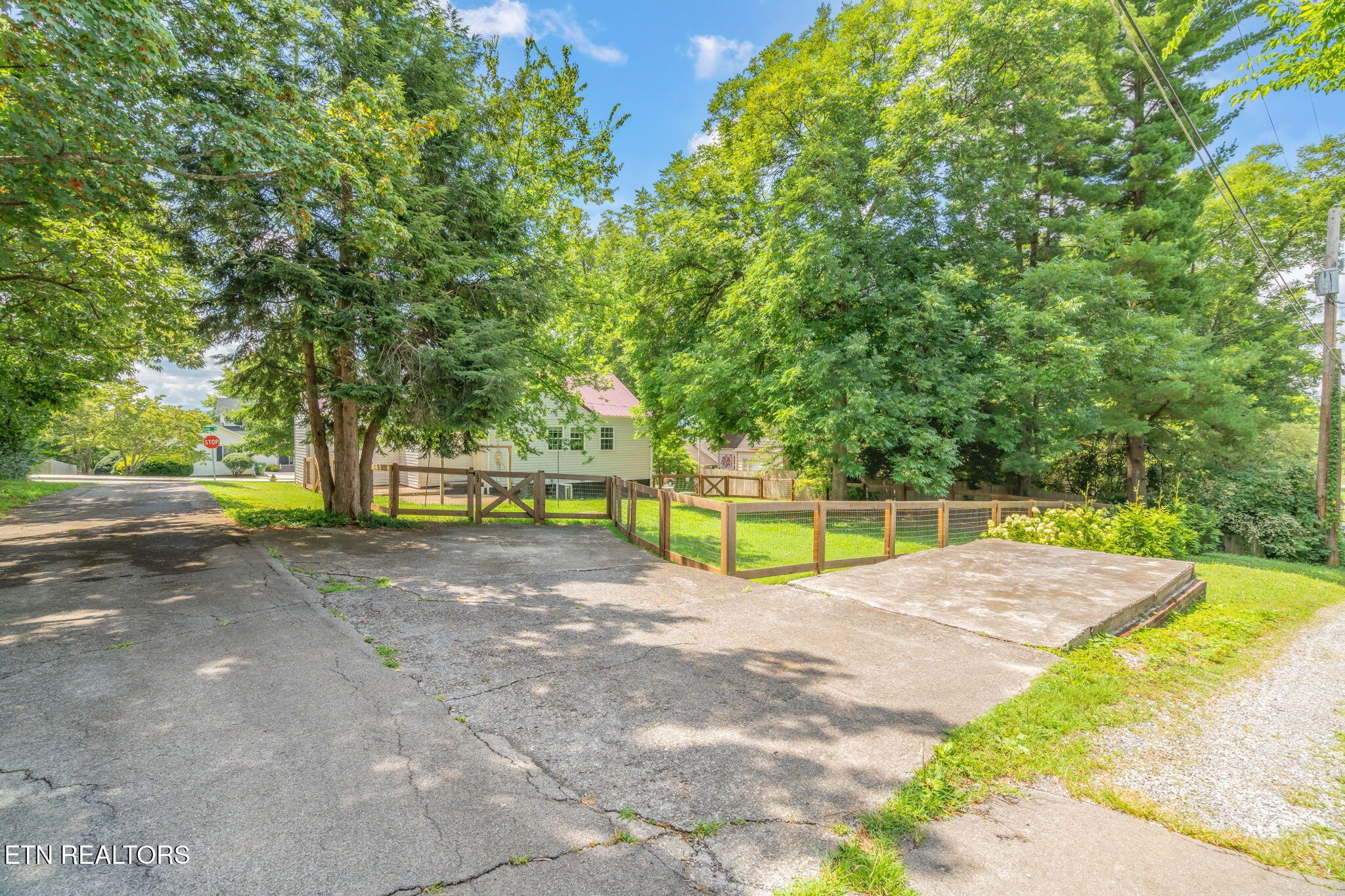 1911 Crest Road Maryville, TN 37804 - Photo 38 of 51 Gallery Image 38