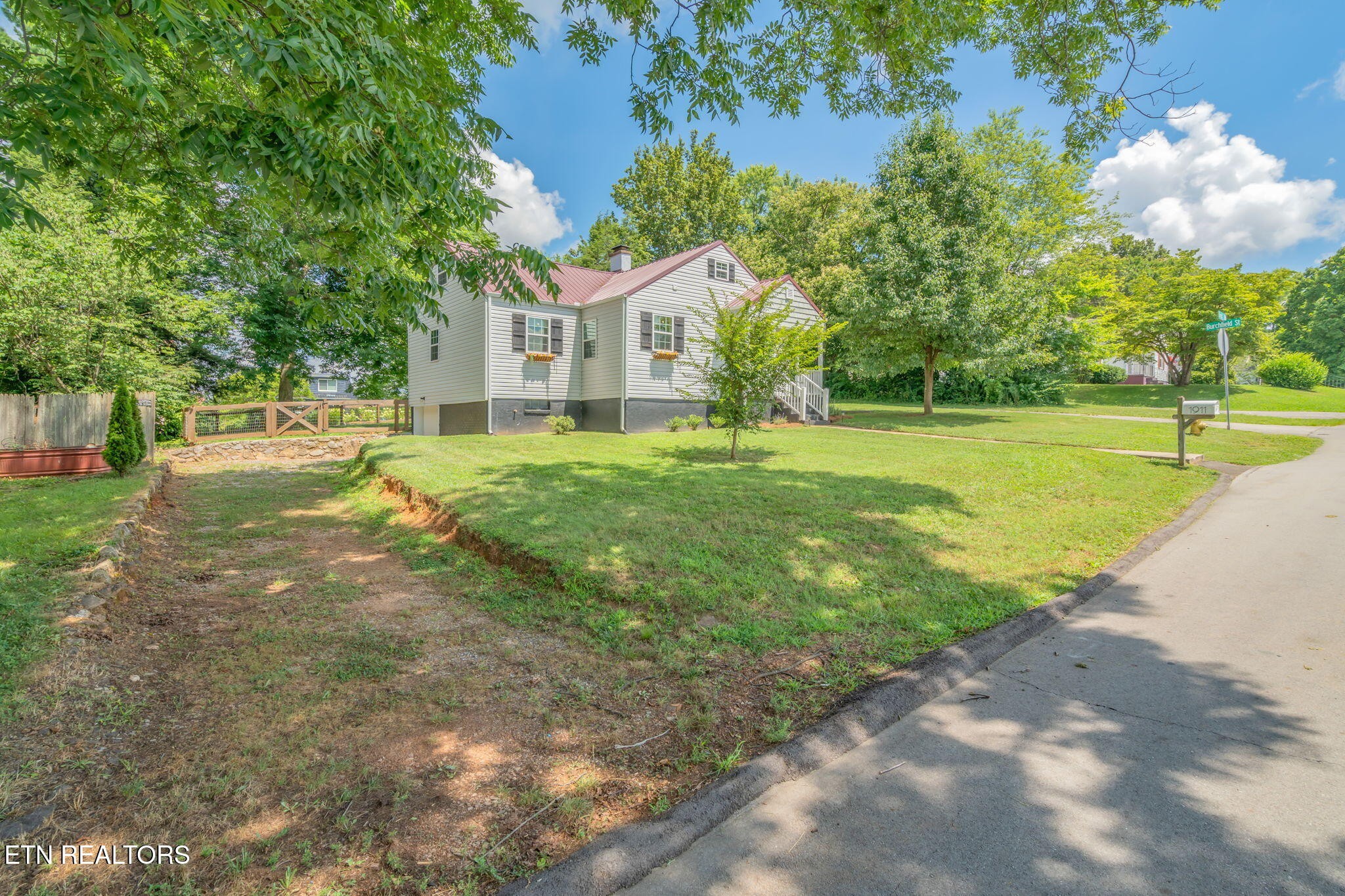 1911 Crest Road Maryville, TN 37804 - Photo 48 of 51 Gallery Image 48