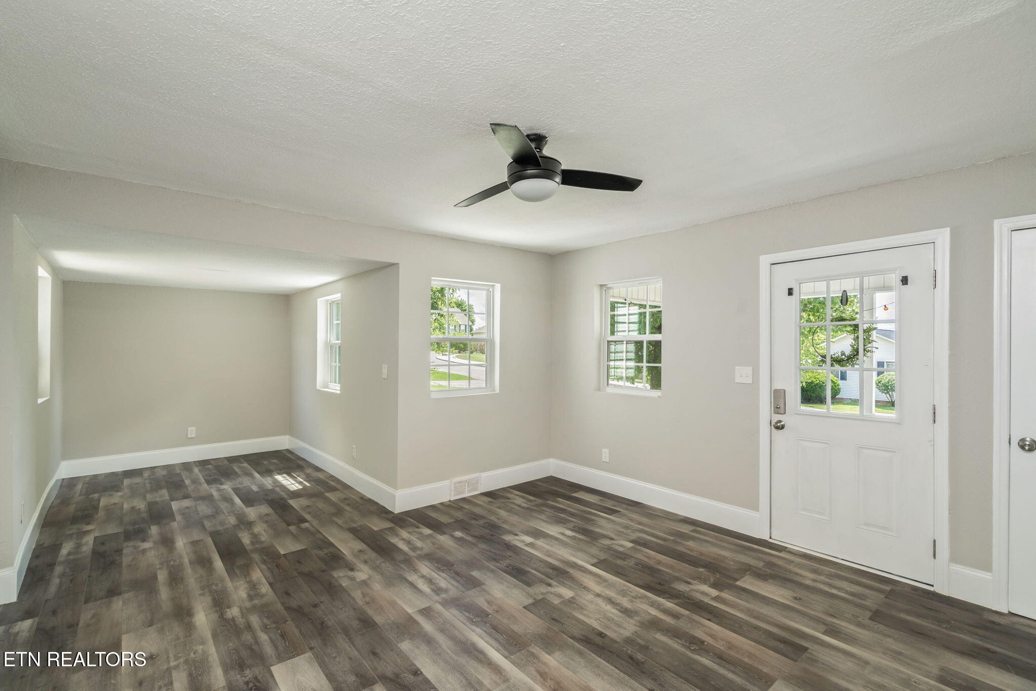 1911 Crest Road Maryville, TN 37804 - Photo 9 of 51 Gallery Image 9
