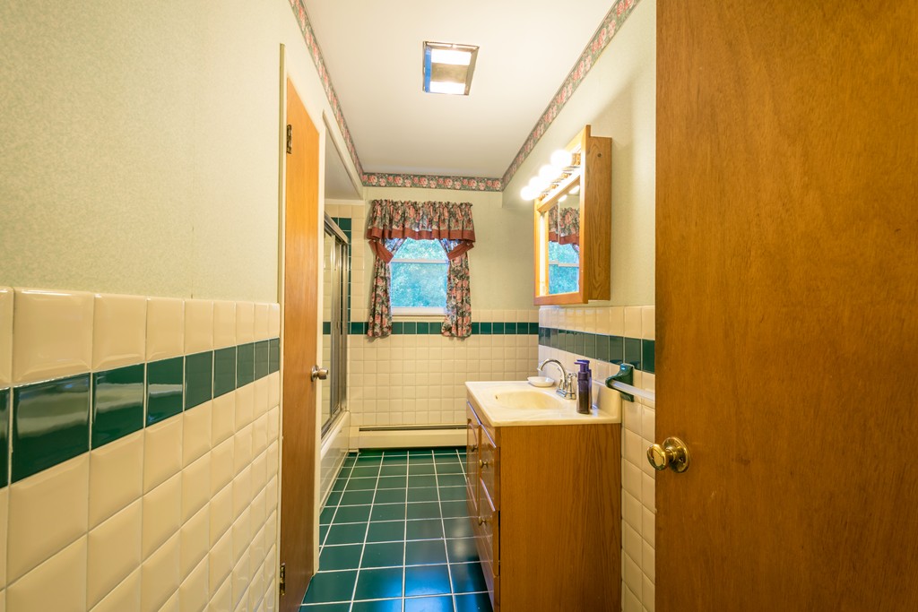 499 Mendon Road Attleboro, MA 02703 - Photo 21 of 30 Gallery Image 21