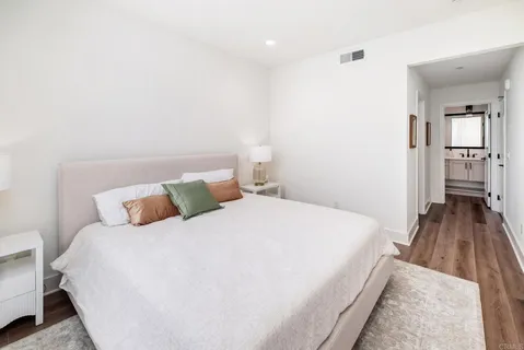 $1,495,000 | 1105 Catania Court, Unit 203, Encinitas, CA 92024