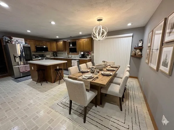 $845,000 | 93 A Lexington Street, Burlington, MA 01803