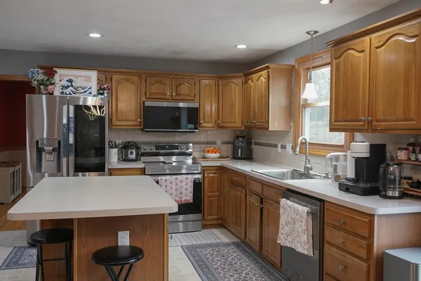 $845,000 | 93 A Lexington Street, Burlington, MA 01803