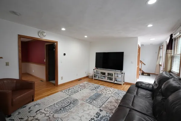 $845,000 | 93 A Lexington Street, Burlington, MA 01803