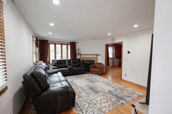 $845,000 | 93 A Lexington Street, Burlington, MA 01803