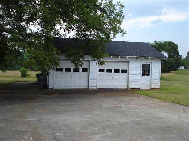 125 Old Grove Road Greenville, SC 29605 - Photo 3 of 25 Gallery Image 3