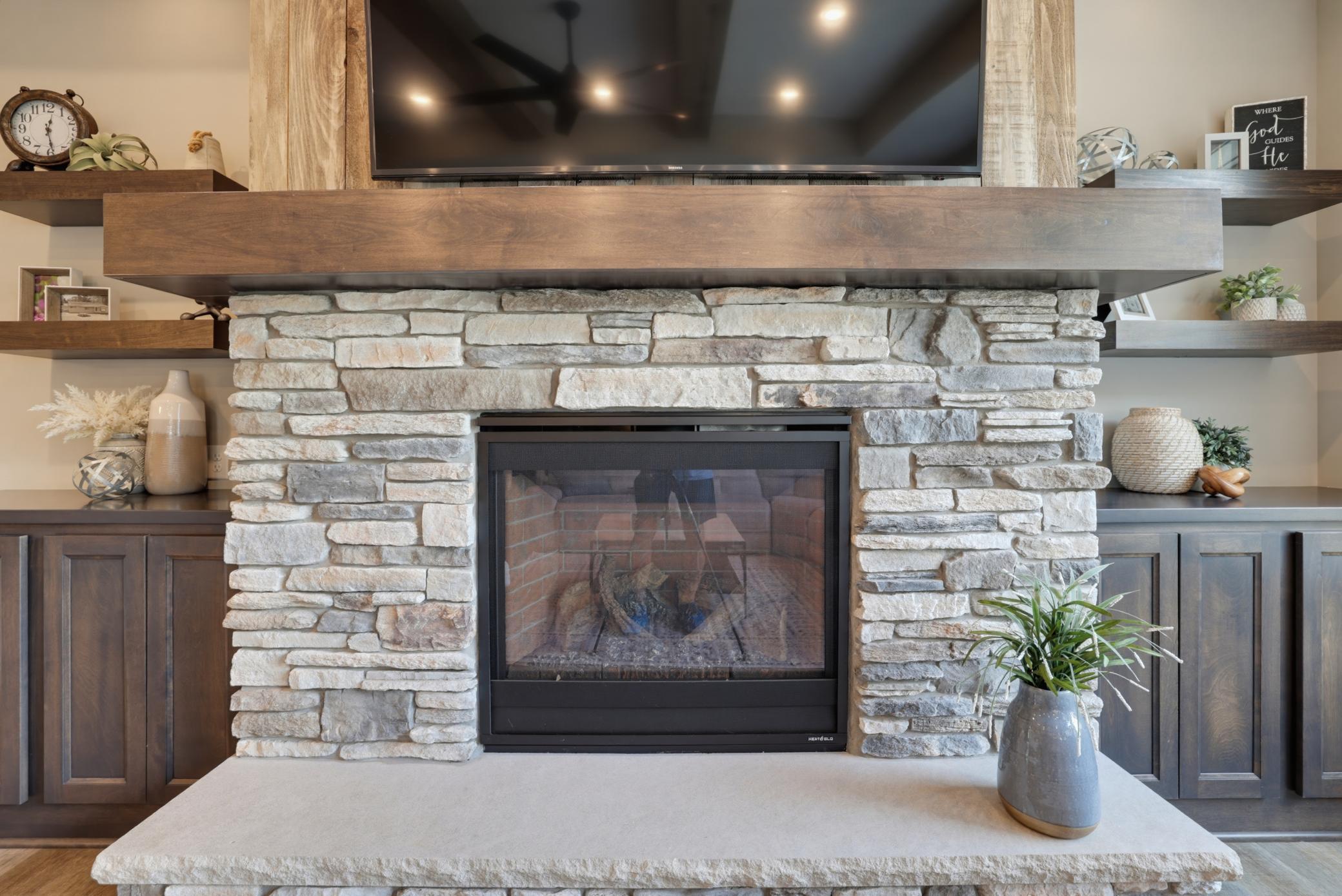977 Pheasant Run South Lino Lakes, MN 55014 - Photo 2 of 17