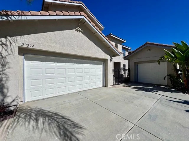a view of backyard of house