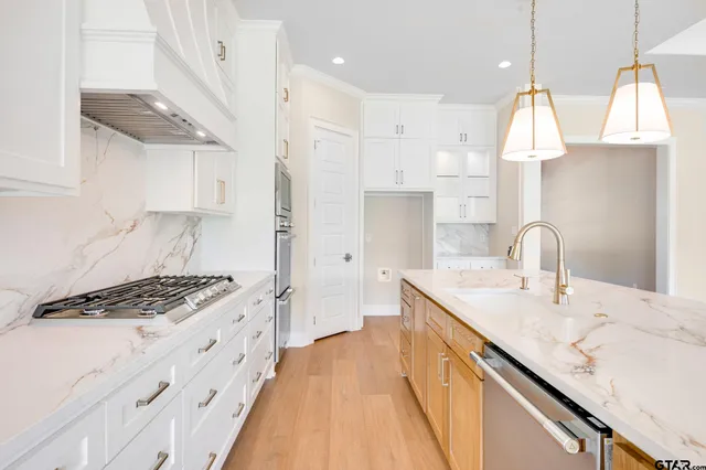 $705,000 | 17477 Fm 1253, Lindale, TX 75771