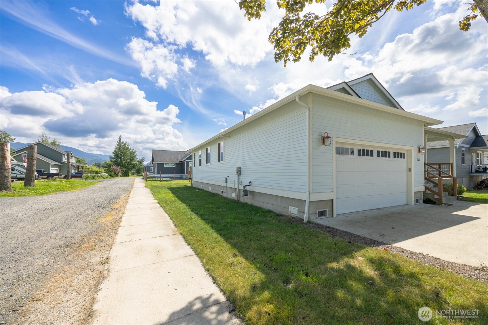 533 2nd Street Sumas, WA 98295 - Photo 2 of 40