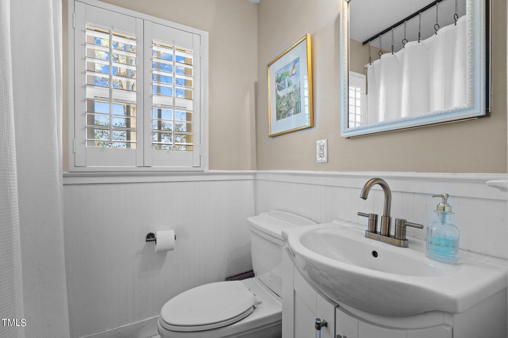 1806 Hilton Street Raleigh, NC 27608 - Photo 20 of 32 41-web-or-mls-_NFP4756