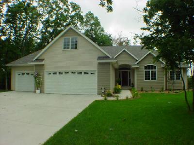 3254 Oak Ridge Circle Hamilton, MI 49419 - Photo 1 of 12 Primary Photo