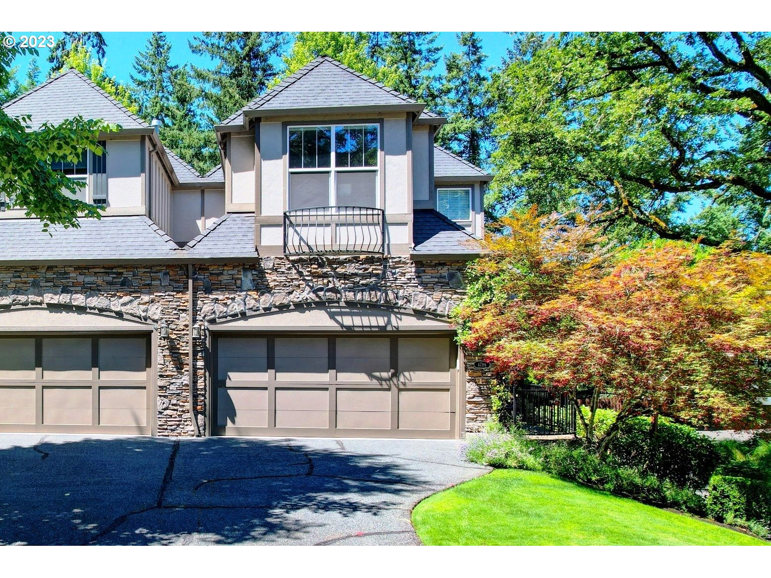 4798 Auburn Lane Lake Oswego, OR 97035 - Photo 2 of 33