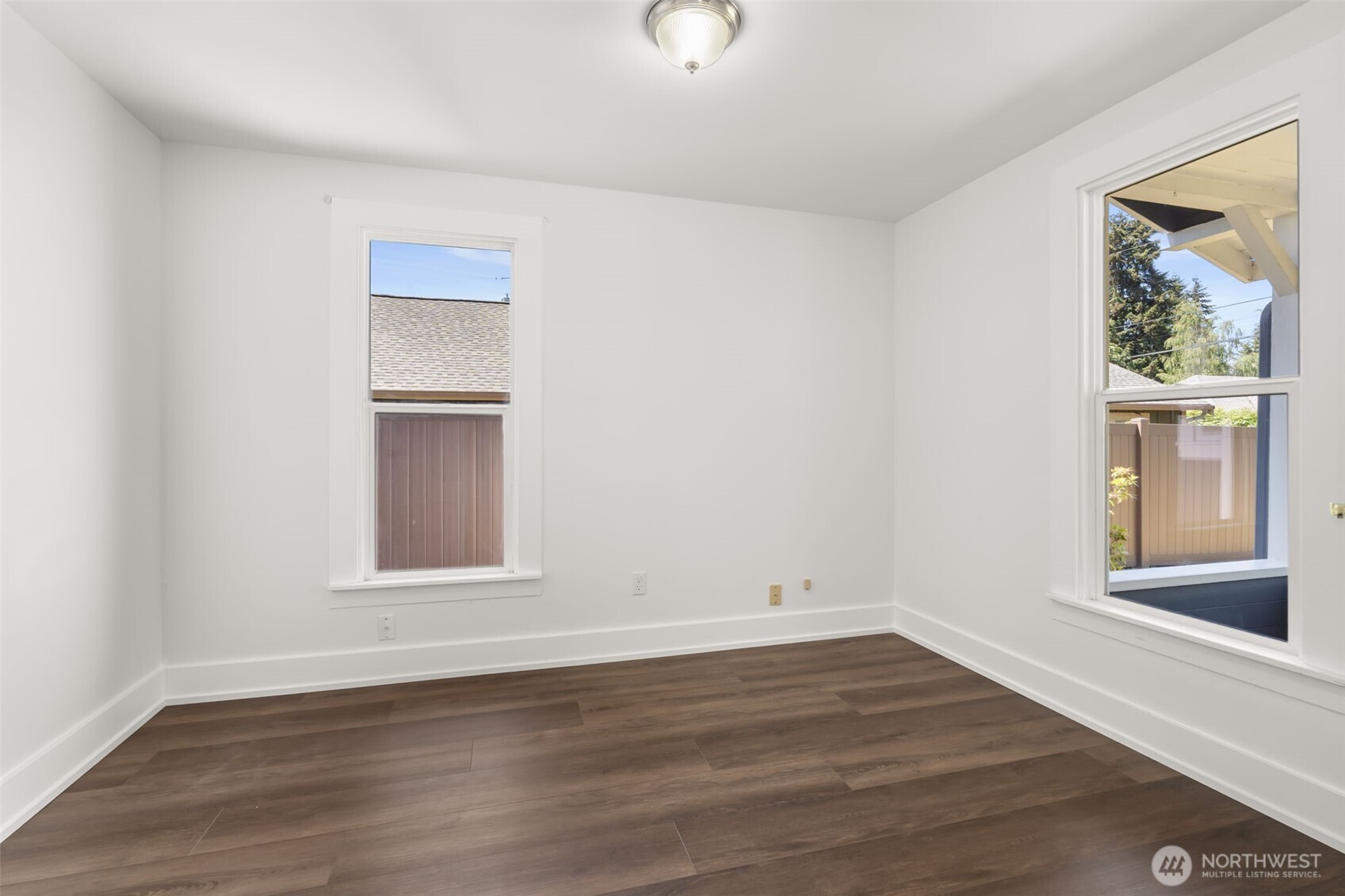 2812 Russell Road Centralia, WA 98531 - Photo 12 of 26
