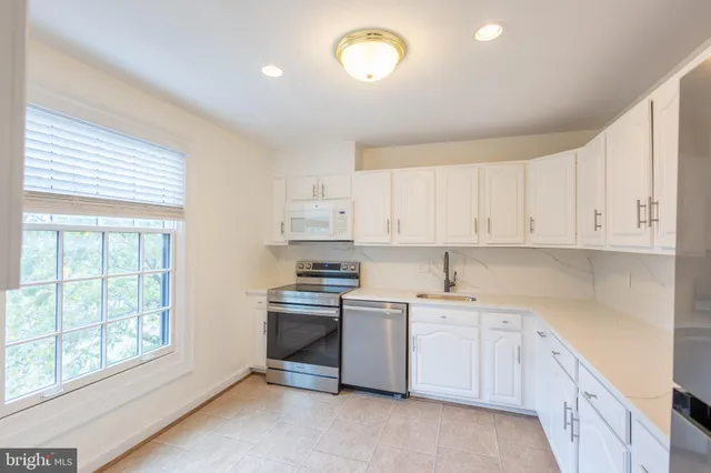 $5,000 | 2828 Wisconsin Avenue Northwest, Unit 314, Washington, DC 20007