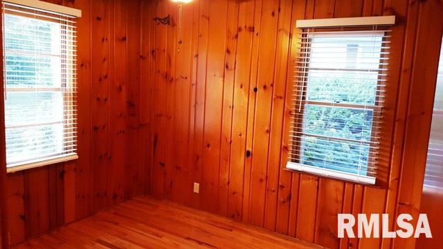 100 Lawrence Street Clinton, IA 52732 - Photo 7 of 14 Gallery Image 7