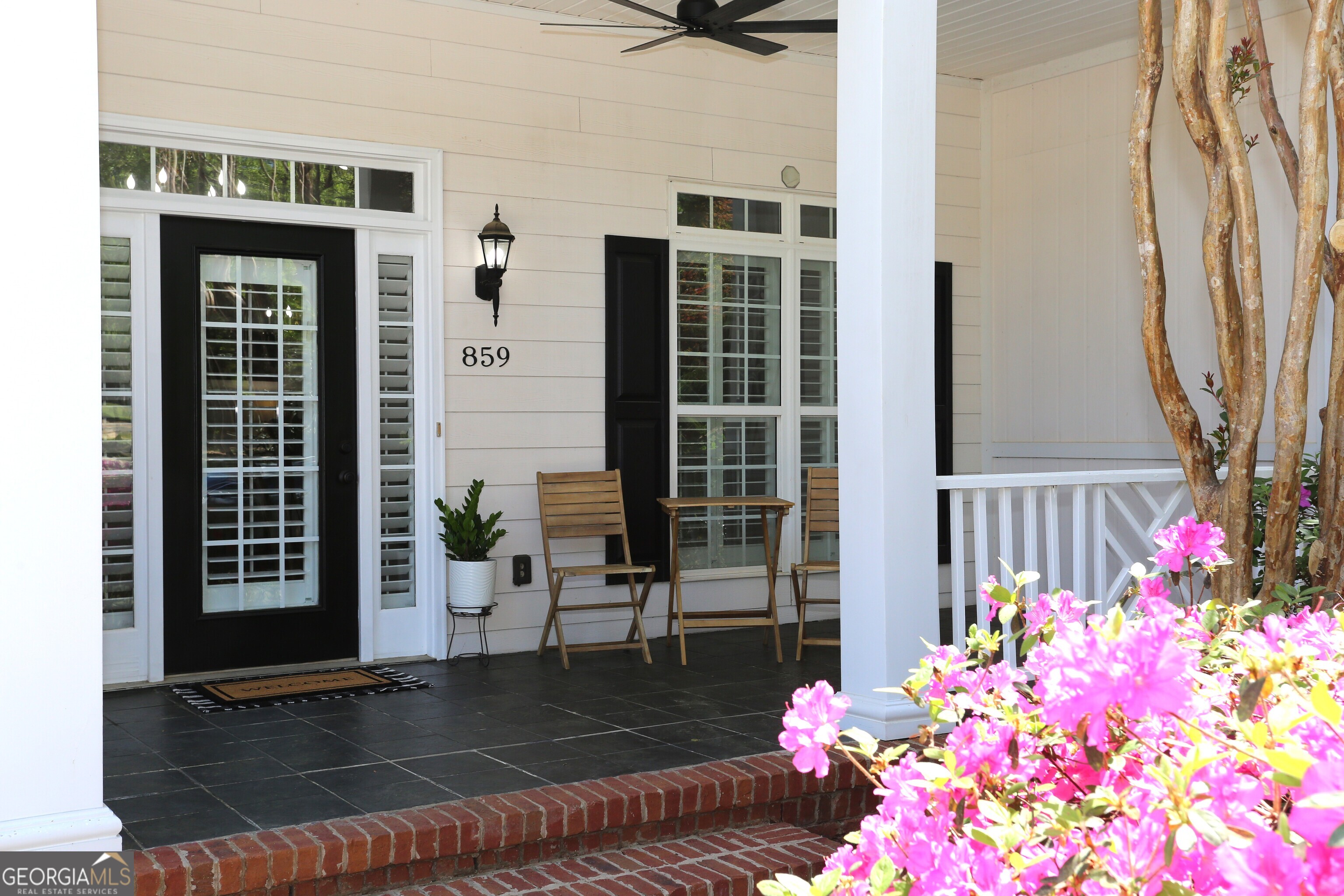 859 Tufthunter Macon, GA 31210 - Photo 5 of 94 a front view of a house with a porch