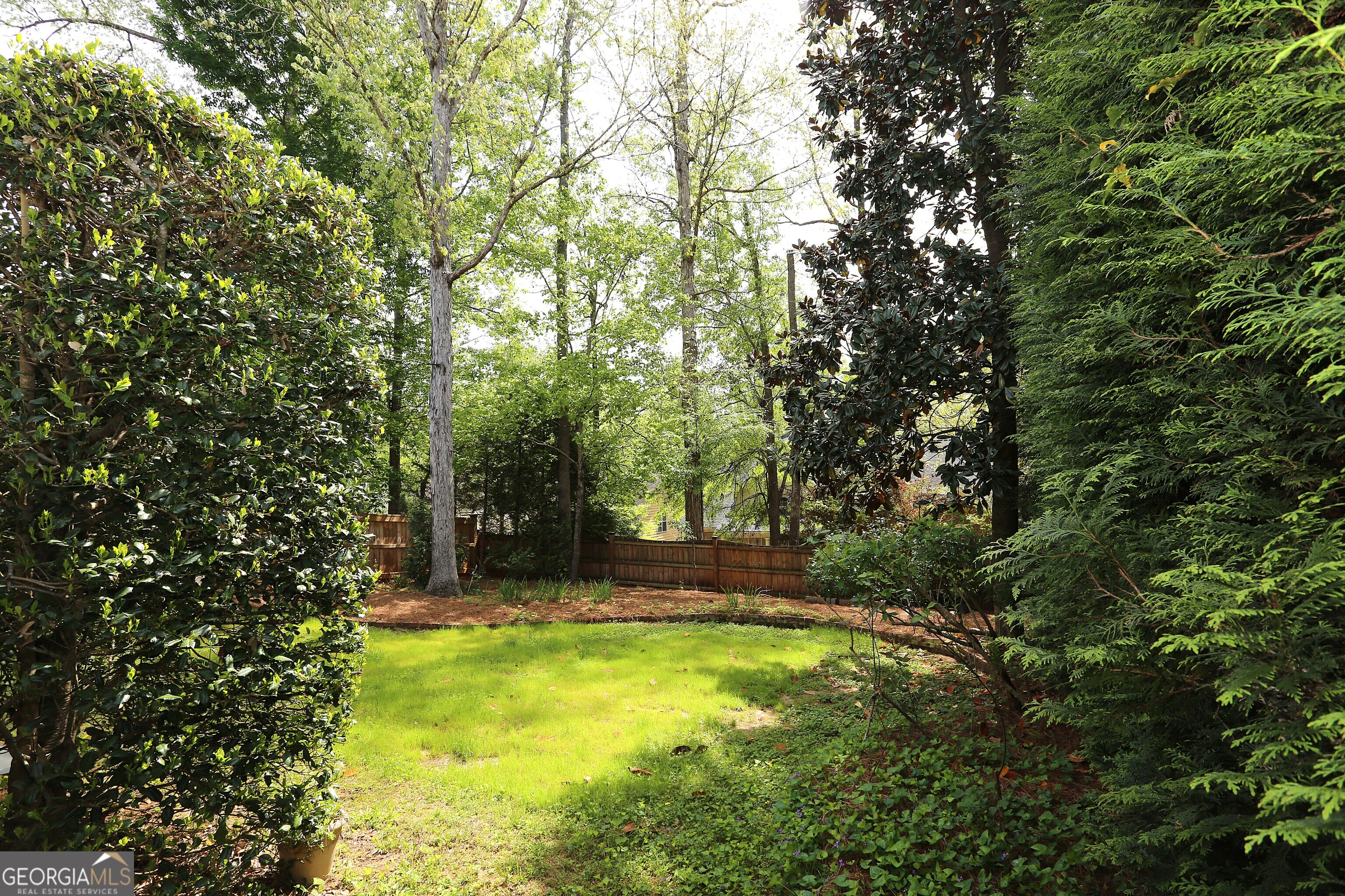 859 Tufthunter Macon, GA 31210 - Photo 88 of 94 a view of yard with green space