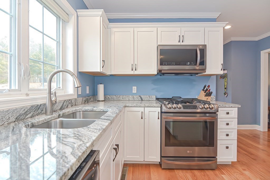 640 Old County Road Westport, MA 02790 - Photo 4 of 26 Gallery Image 4