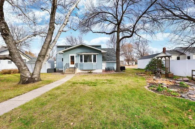 $255,000 | 606 South 10th Street, Olivia, MN 56277