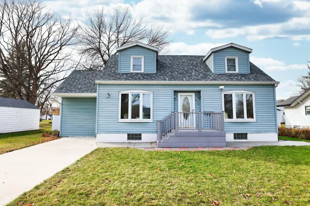 $255,000 | 606 South 10th Street, Olivia, MN 56277