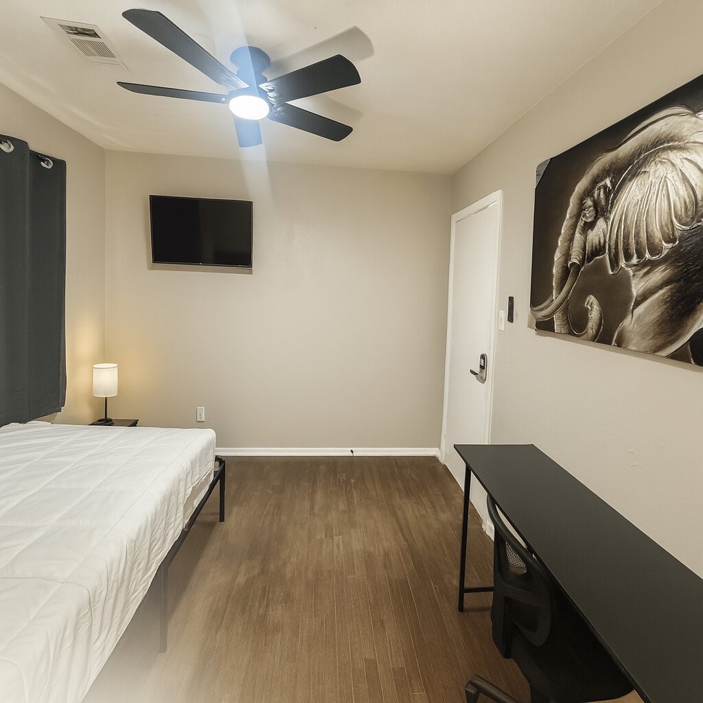 5400 Lotus Street Houston, TX 77085 - Photo 9 of 20