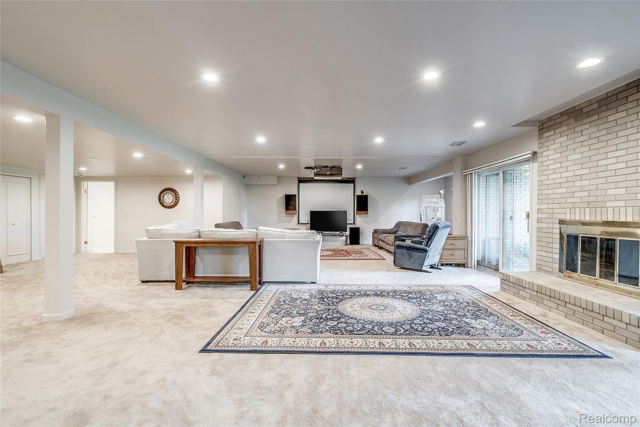 538 Oakbridge Drive Rochester, MI 48306 - Photo 42 of 54 34.jpg