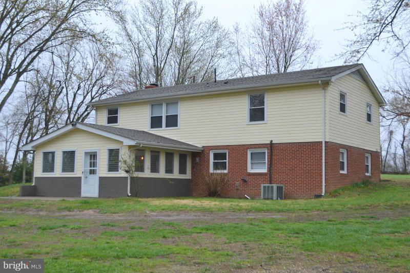 Exterior (Rear)