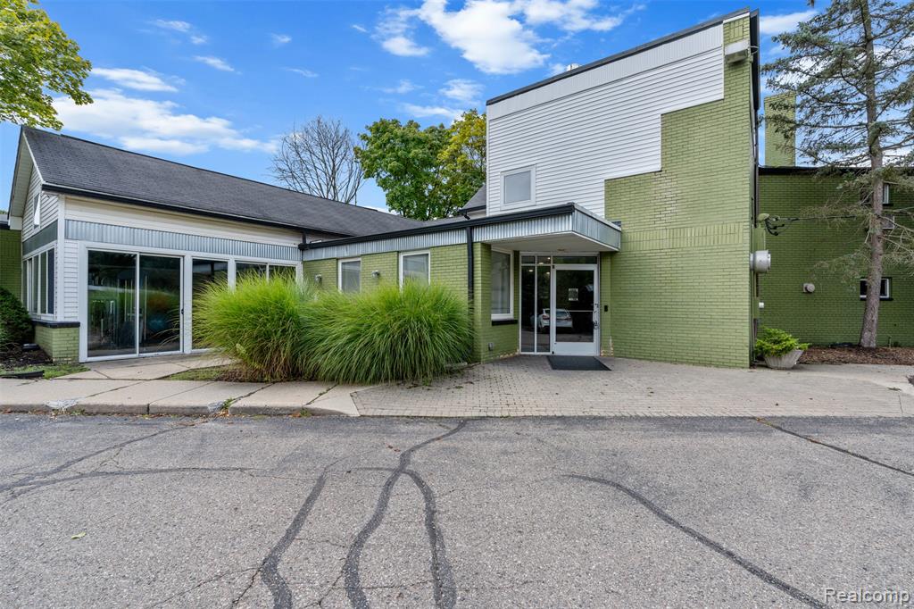 1050 North Adams Road, Unit 104 Birmingham, MI 48009 - Photo 9 of 16