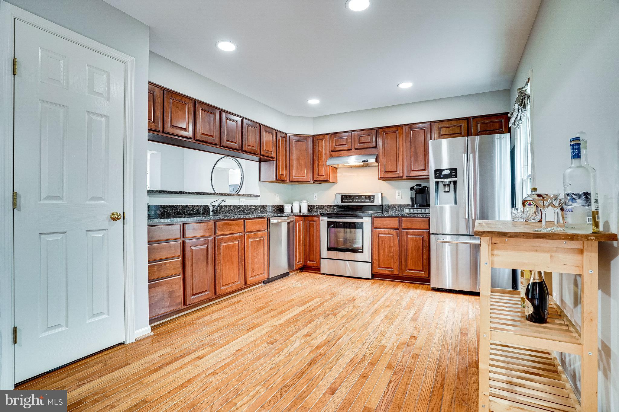 6515 Milva Lane Springfield, VA 22150 - Photo 14 of 40 Kitchen