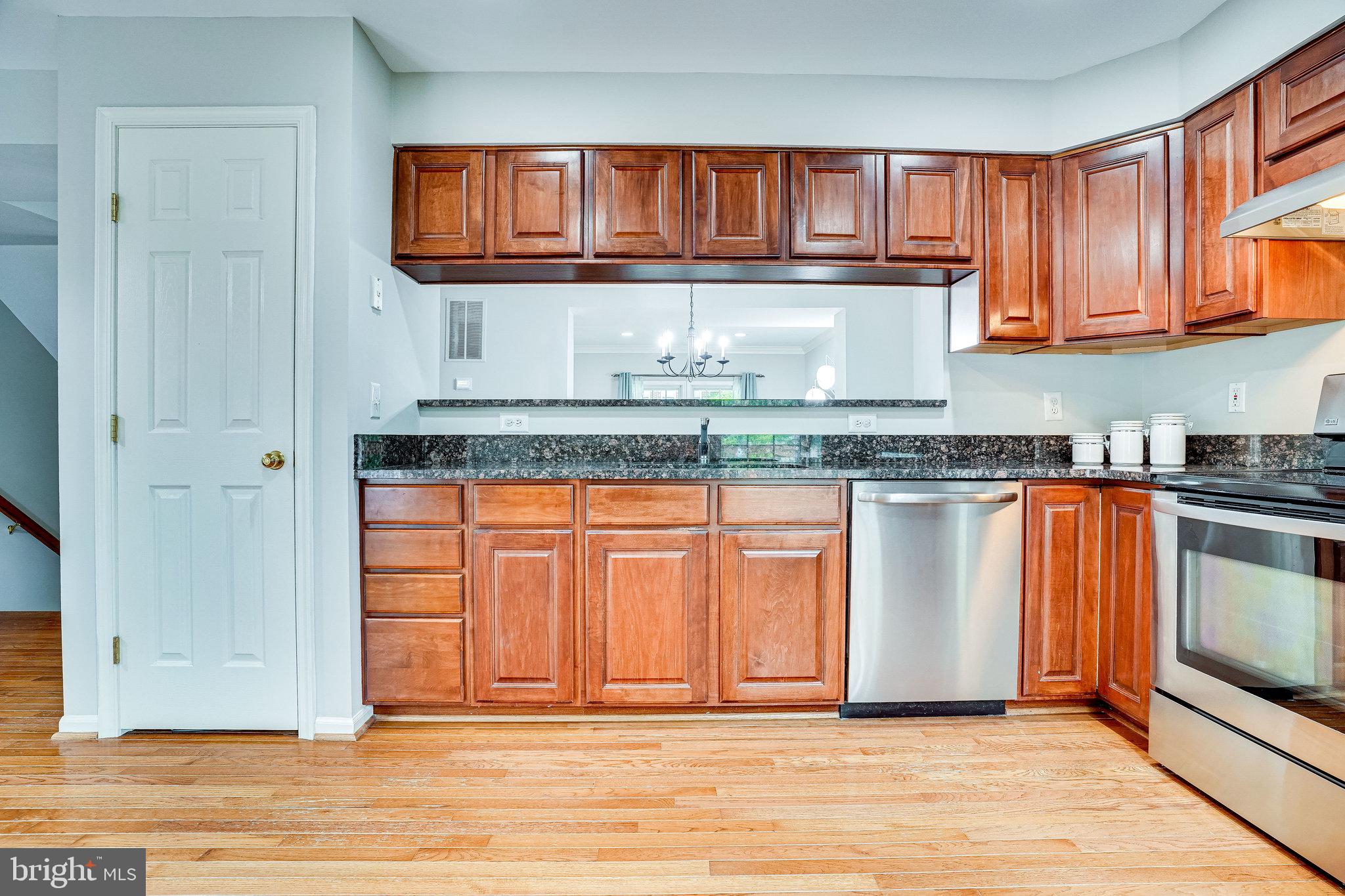 6515 Milva Lane Springfield, VA 22150 - Photo 16 of 40 Kitchen