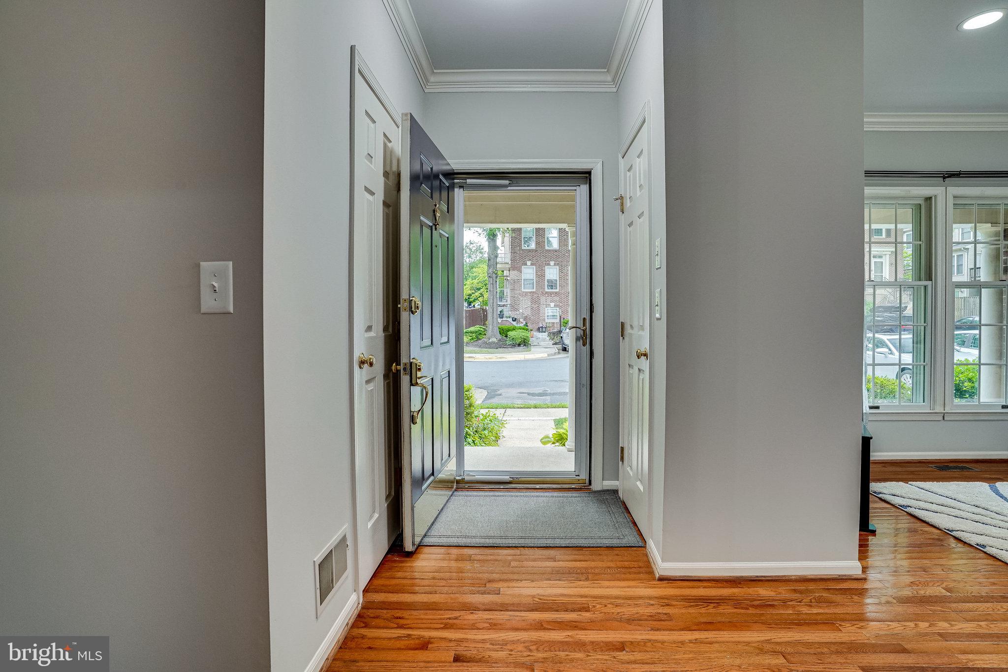 6515 Milva Lane Springfield, VA 22150 - Photo 4 of 40 Front door entry