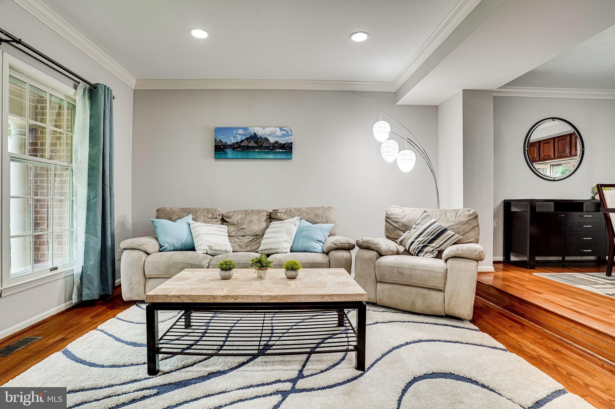 6515 Milva Lane Springfield, VA 22150 - Photo 5 of 40 Living room