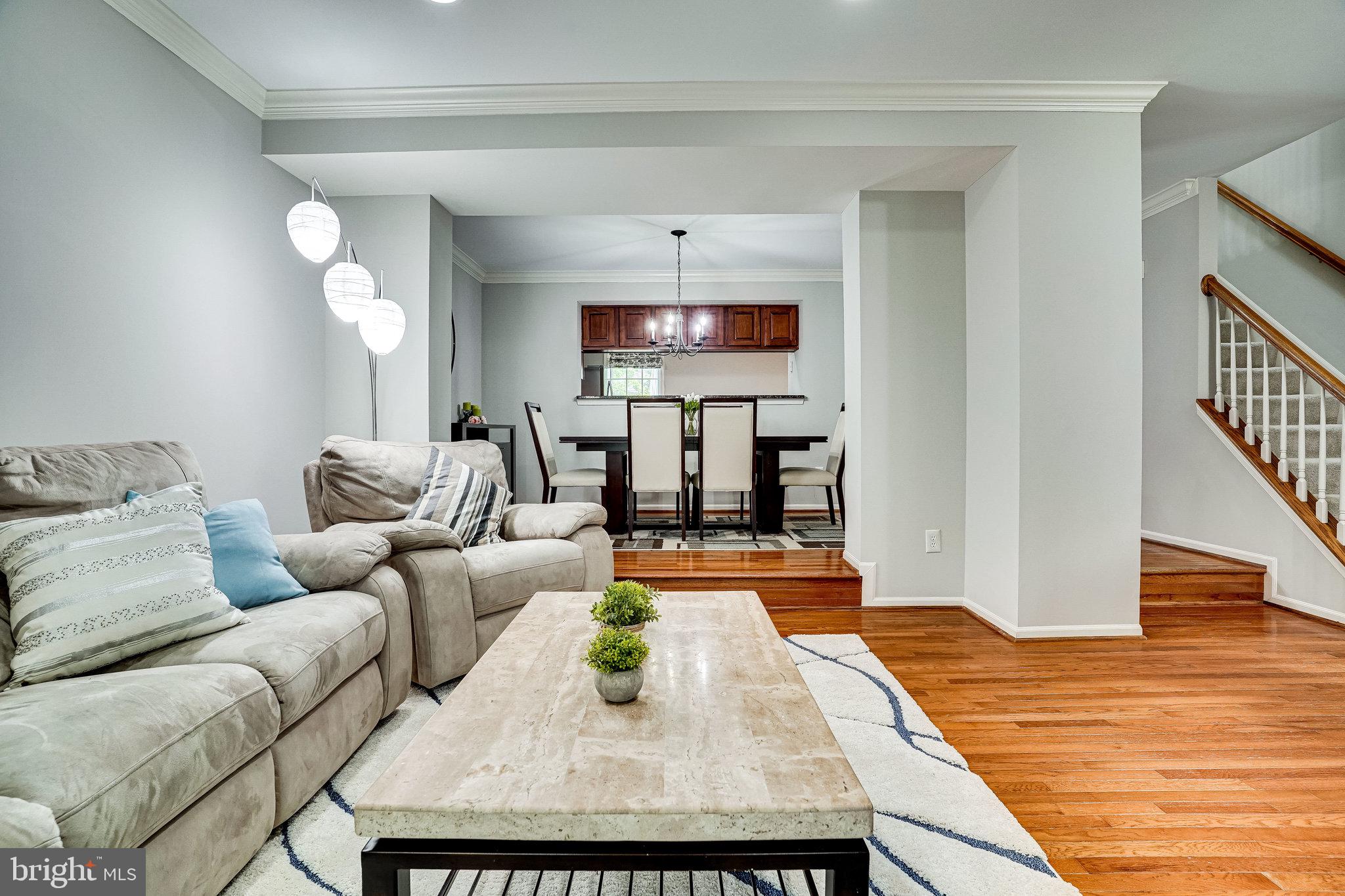 6515 Milva Lane Springfield, VA 22150 - Photo 6 of 40 Living room
