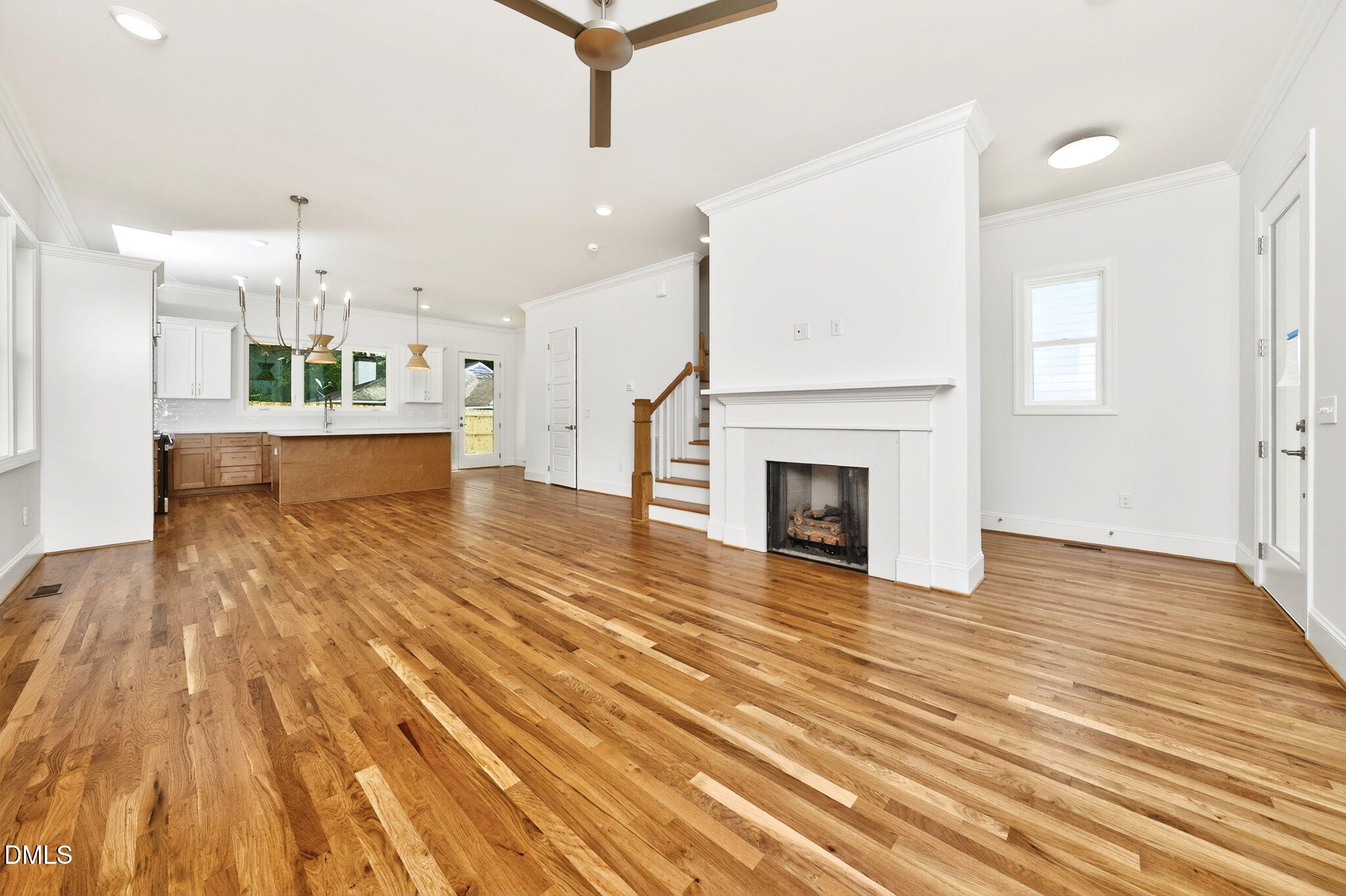 901 Deboy Street Raleigh, NC 27606 - Photo 14 of 32 13-web-or-mls-011_901 Deboy st-7