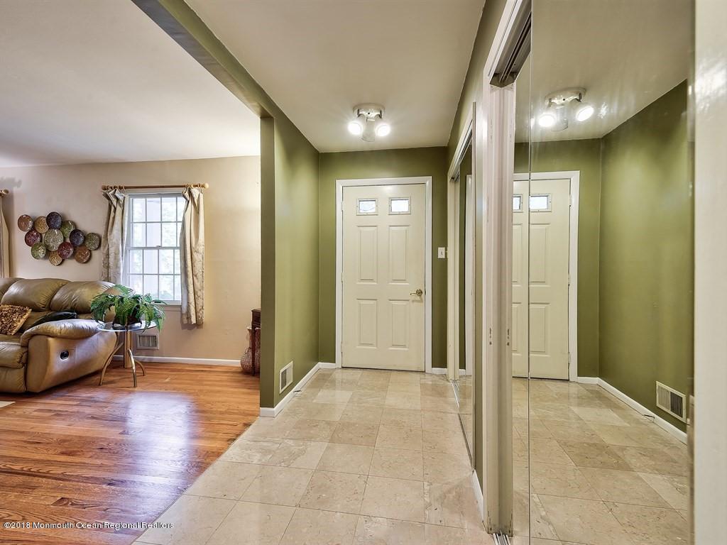6 Robin Road Holmdel, NJ 07733 - Photo 2 of 29 002_FOYER
