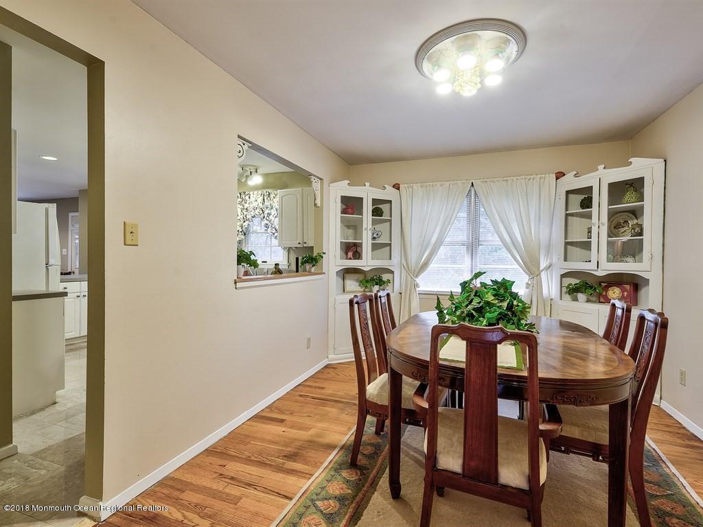6 Robin Road Holmdel, NJ 07733 - Photo 11 of 29 011_DINING ROOM