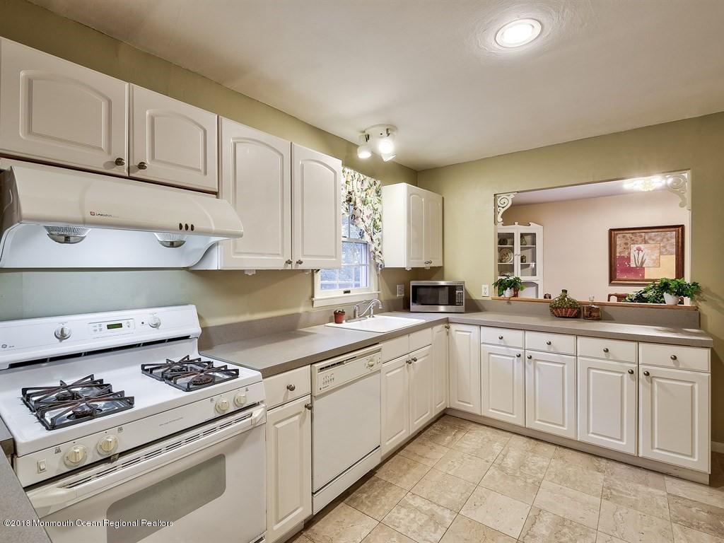 6 Robin Road Holmdel, NJ 07733 - Photo 14 of 29 014_KITCHEN
