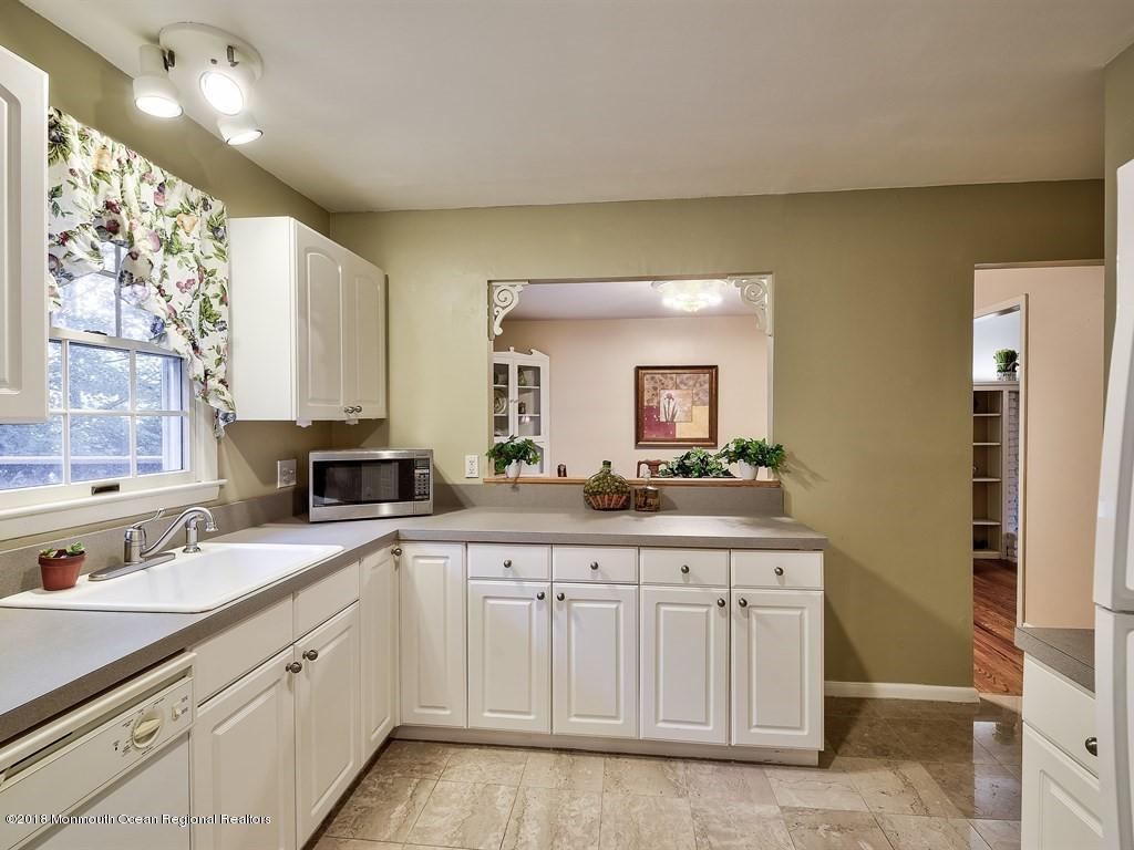 6 Robin Road Holmdel, NJ 07733 - Photo 15 of 29 015_KITCHEN