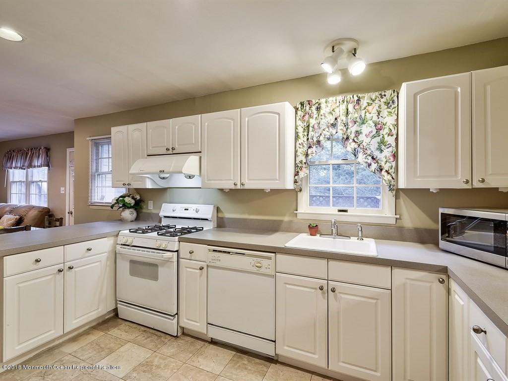 6 Robin Road Holmdel, NJ 07733 - Photo 16 of 29 016_KITCHEN