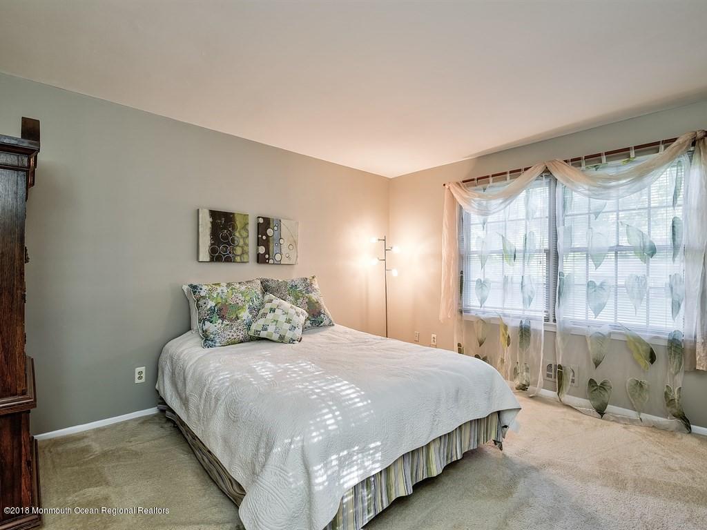 6 Robin Road Holmdel, NJ 07733 - Photo 18 of 29 018_GUEST BEDROOM
