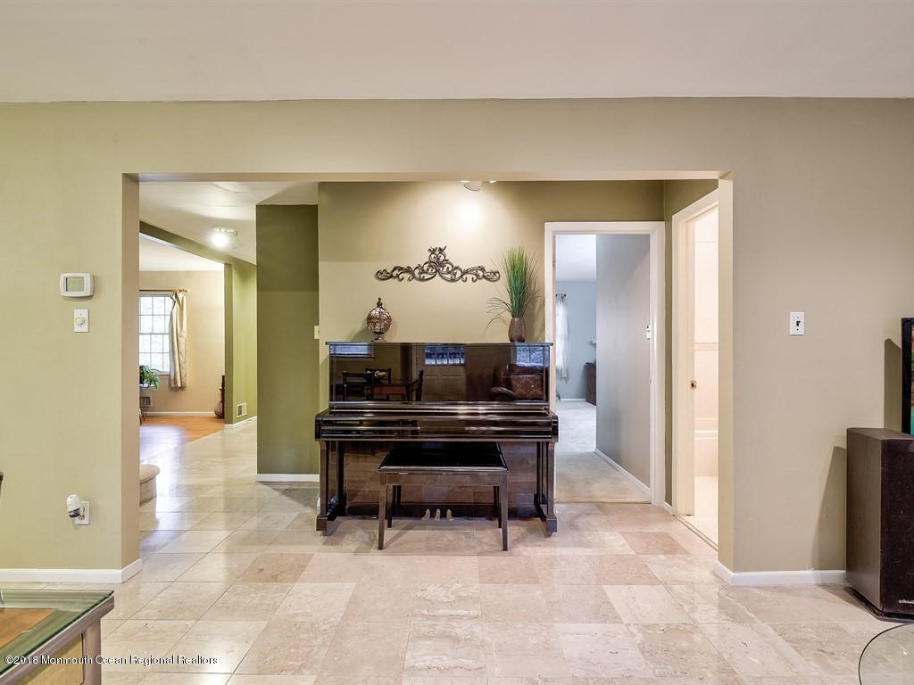6 Robin Road Holmdel, NJ 07733 - Photo 3 of 29 003_FOYER