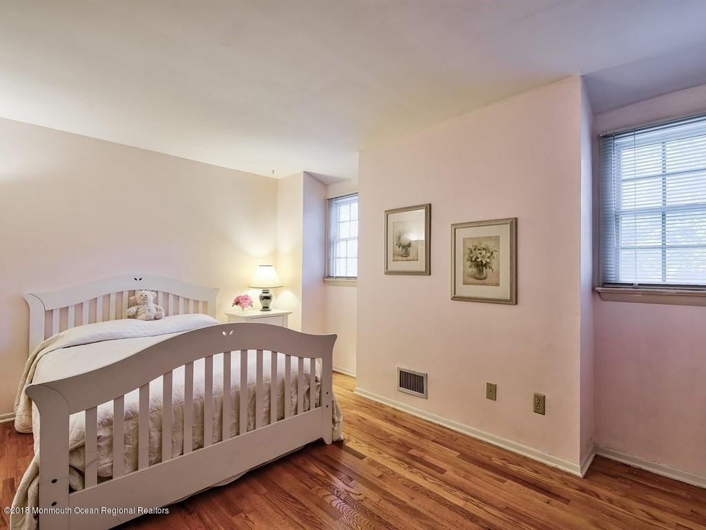 6 Robin Road Holmdel, NJ 07733 - Photo 24 of 29 024_BEDROOM